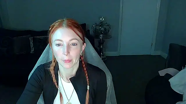 Snapshot of Red_firesquirt chatting on February 2025 11:28:02 PM Red firesquirt online show from February 2025 11:28:02 PM