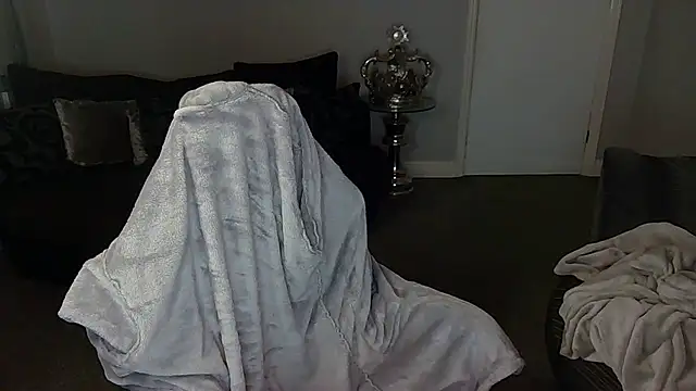 Snapshot of Red_firesquirt chatting on February 2025 07:23:01 PM Red firesquirt online show from February 2025 07:23:01 PM