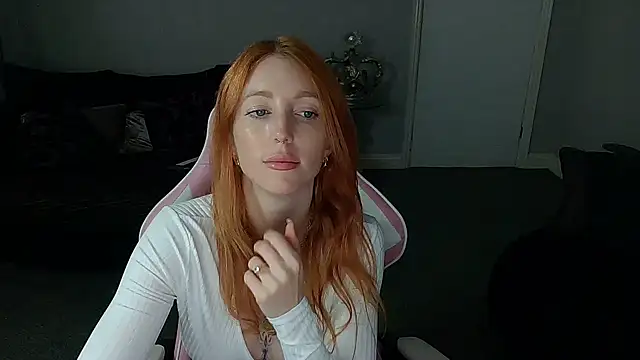 Snapshot of Red_firesquirt chatting on October 2025 02:14:02 PM Red firesquirt online show from October 2025 02:14:02 PM