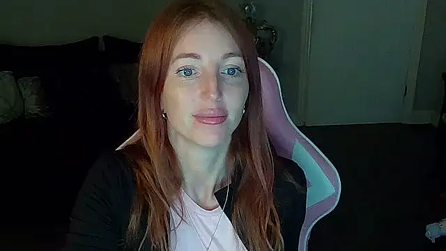 Snapshot of Red_firesquirt chatting on February 2026 03:06:02 PM Red firesquirt online show from February 2026 03:06:02 PM