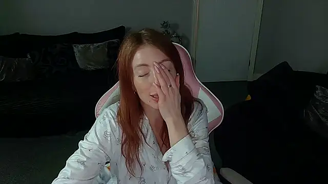 Red firesquirt online show from March 2026 05:29:01 PM