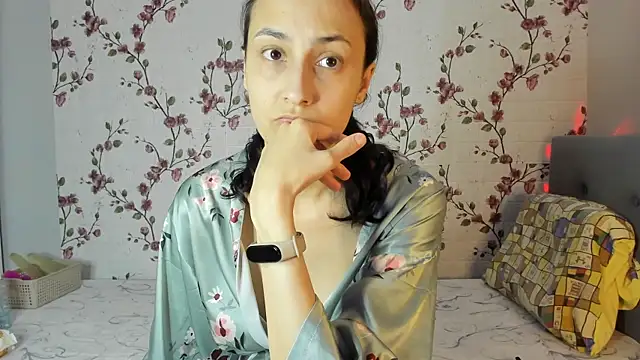 Snapshot of Alisagold90 chatting on November 2025 12:05:02 PM Alisagold90 online show from November 2025 12:05:02 PM