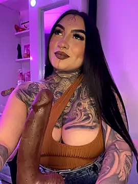 CloeeBeckam online show from December 2025 08:52:02 AM