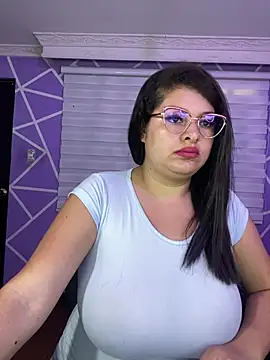 MiiaaJoness online show from May 2026 03:17:01 PM