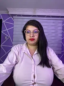 MiiaaJoness online show from May 2026 09:00:02 PM