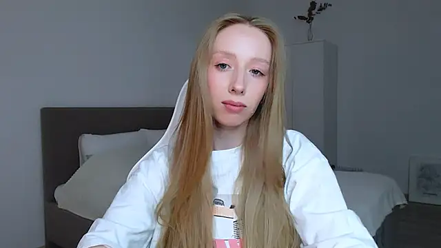 Luna insniity online show from October 2025 09:03:02 PM