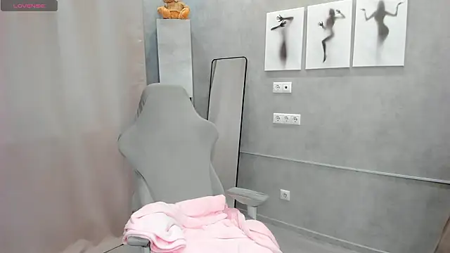 Donna Evans online show from March 2026 12:07:02 AM