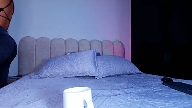 lucyy gray online show from November 2025 03:05:01 AM