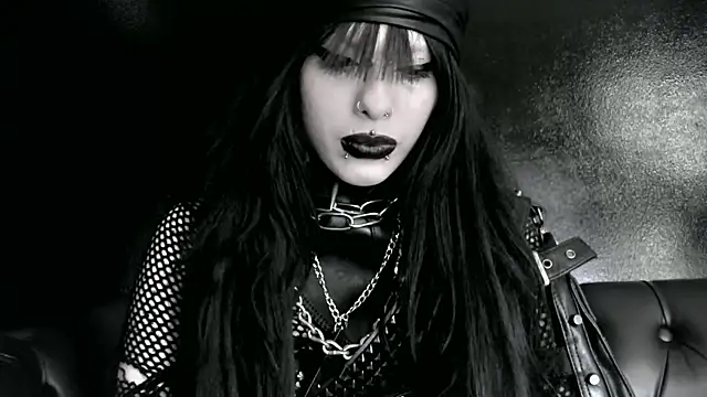 XXIOUX online show from March 2026 06:12:01 PM