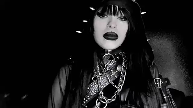 XXIOUX online show from April 2026 03:26:02 PM