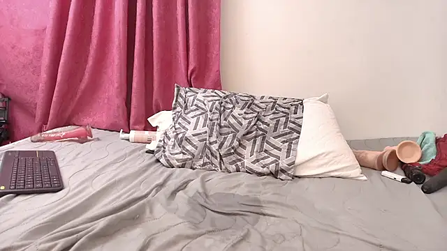 julia sweet 1 online show from January 2026 11:30:02 PM