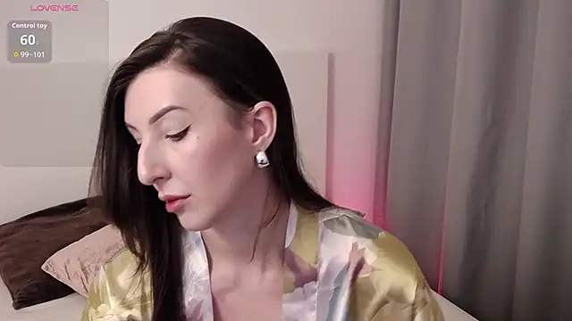 -Allure- online show from April 2026 10:00:02 PM