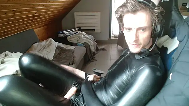 Str8boyy online show from February 2026 10:57:01 AM