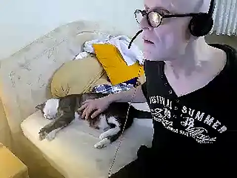 Snapshot of HornyRalfi55 chatting on March 2025 05:38:02 PM HornyRalfi55 online show from March 2025 05:38:02 PM