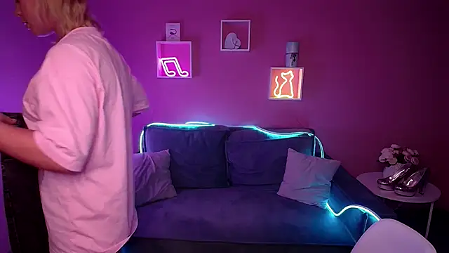 Snapshot of RikaRaily chatting on December 2024 07:10:01 AM RikaRaily online show from December 2024 07:10:01 AM