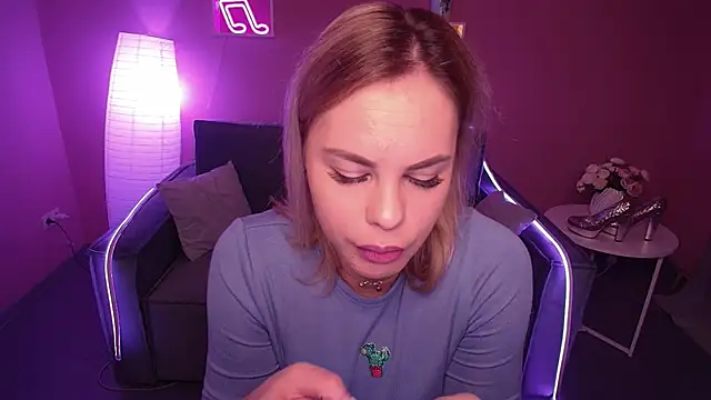 Snapshot of RikaRaily chatting on January 2025 06:11:01 AM RikaRaily online show from January 2025 06:11:01 AM