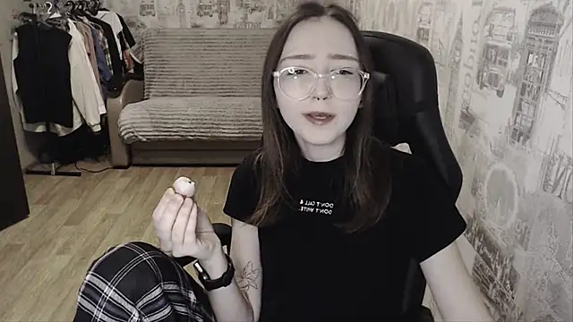 Snapshot of AmeliaKamishiro chatting on January 2025 04:30:02 PM AmeliaKamishiro online show from January 2025 04:30:02 PM