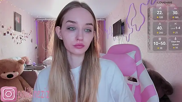 MoonDust online show from April 2026 10:57:02 AM