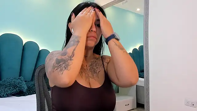 sharlott18 online show from January 2026 12:55:01 PM