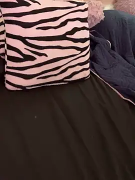 Felicia smok3 online show from February 2025 07:04:01 PM