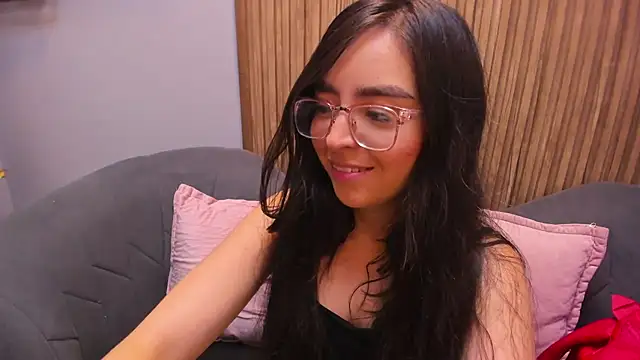 Snapshot of Eva_Macalliter chatting on December 2024 05:21:01 AM Eva Macalliter online show from December 2024 05:21:01 AM