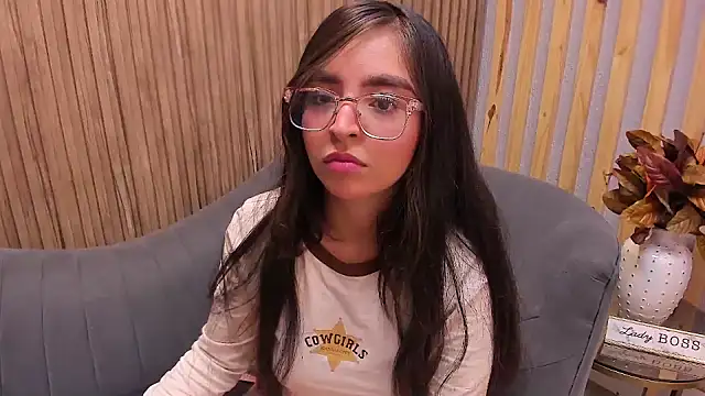 Snapshot of Eva_Macalliter chatting on February 2025 03:08:02 AM Eva Macalliter online show from February 2025 03:08:02 AM