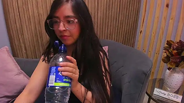 Snapshot of Eva_Macalliter chatting on February 2025 03:22:01 AM Eva Macalliter online show from February 2025 03:22:01 AM