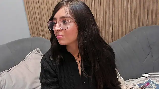 Snapshot of Eva_Macalliter chatting on March 2025 08:44:01 AM Eva Macalliter online show from March 2025 08:44:01 AM