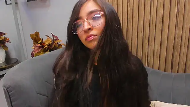 Snapshot of Eva_Macalliter chatting on March 2025 04:21:02 AM Eva Macalliter online show from March 2025 04:21:02 AM