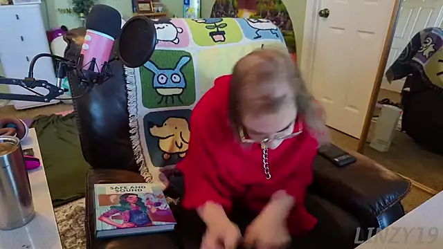 Snapshot of Linzy_19 chatting on March 2025 04:35:02 PM Linzy 19 online show from March 2025 04:35:02 PM