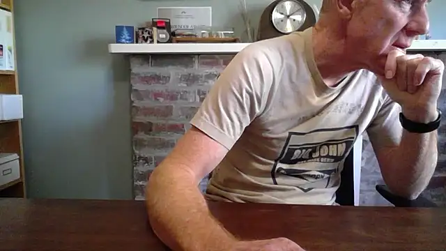 Snapshot of jiggy77777 chatting on February 2025 11:41:02 PM jiggy77777 online show from February 2025 11:41:02 PM