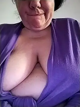 Snapshot of BustyBabyOfficial chatting on January 2025 02:28:01 PM BustyBabyOfficial online show from January 2025 02:28:01 PM