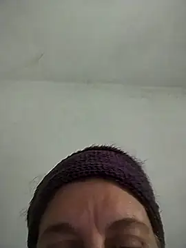 Snapshot of BustyBabyOfficial chatting on September 2025 12:40:02 PM BustyBabyOfficial online show from September 2025 12:40:02 PM