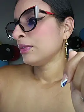 Snapshot of Alizon_1 chatting on June 2026 08:02:01 PM Alizon 1 online show from June 2026 08:02:01 PM
