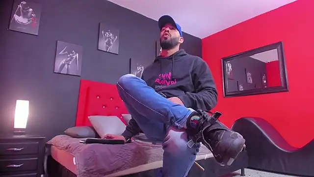 Snapshot of Thiagogomez chatting on November 2025 12:29:02 PM Thiagogomez online show from November 2025 12:29:02 PM