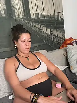 Snapshot of Bigbuttbrooklynn chatting on February 2025 06:44:02 AM Bigbuttbrooklynn online show from February 2025 06:44:02 AM