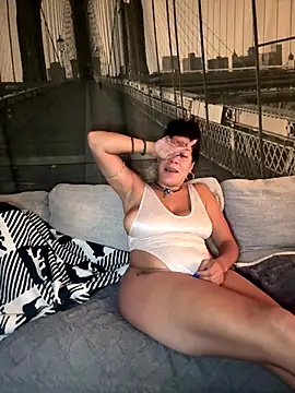 Snapshot of Bigbuttbrooklynn chatting on October 2025 04:04:01 AM Bigbuttbrooklynn online show from October 2025 04:04:01 AM