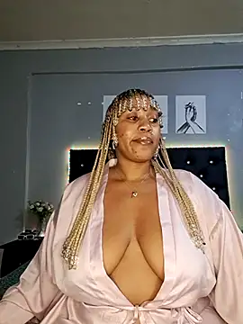 Snapshot of Toya_P chatting on March 2025 08:48:02 PM Toya P online show from March 2025 08:48:02 PM