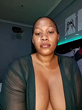 Snapshot of Toya_P chatting on September 2025 02:11:02 PM Toya P online show from September 2025 02:11:02 PM