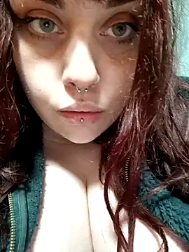 Snapshot of persefone97 chatting on February 2025 02:07:02 AM persefone97 online show from February 2025 02:07:02 AM