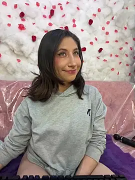 Snapshot of SkarletJhonson_ chatting on February 2026 04:52:01 AM SkarletJhonson online show from February 2026 04:52:01 AM