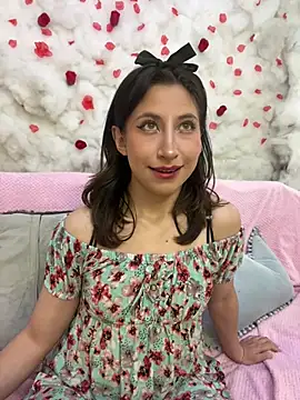 Snapshot of SkarletJhonson_ chatting on May 2026 08:20:01 AM SkarletJhonson online show from May 2026 08:20:01 AM