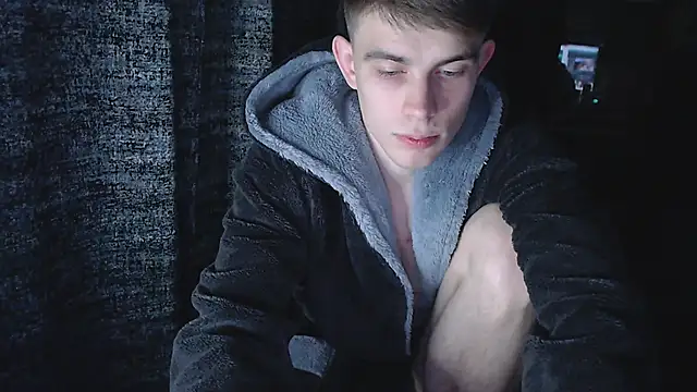 Snapshot of Student_Oliver chatting on October 2025 07:27:02 PM Student Oliver online show from October 2025 07:27:02 PM