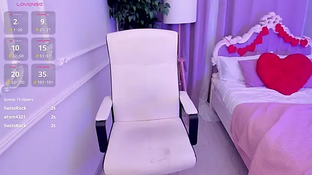 Snapshot of Lily_Marlin chatting on February 2025 08:00:01 PM Lily Marlin online show from February 2025 08:00:01 PM