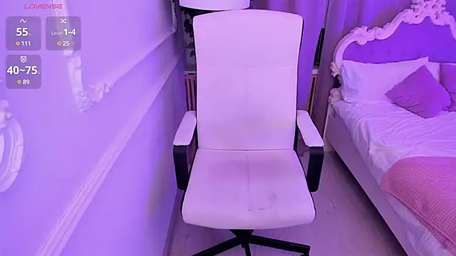 Snapshot of Lily_Marlin chatting on March 2025 02:48:01 AM Lily Marlin online show from March 2025 02:48:01 AM