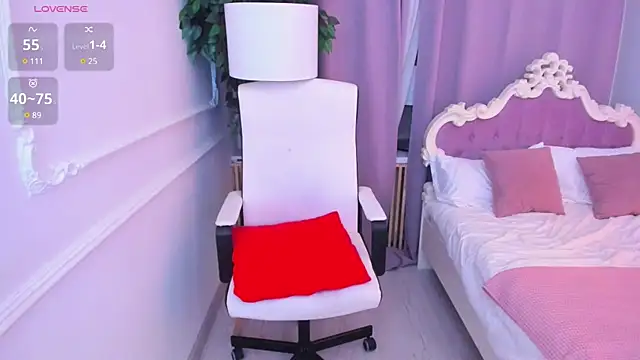 Snapshot of Lily_Marlin chatting on March 2025 01:05:01 AM Lily Marlin online show from March 2025 01:05:01 AM