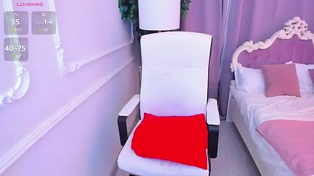 Snapshot of Lily_Marlin chatting on March 2025 04:08:02 AM Lily Marlin online show from March 2025 04:08:02 AM