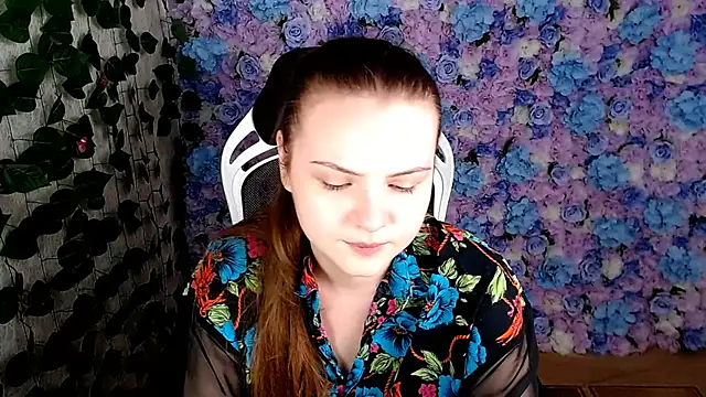 IxxiLiana online show from October 2025 05:08:01 AM