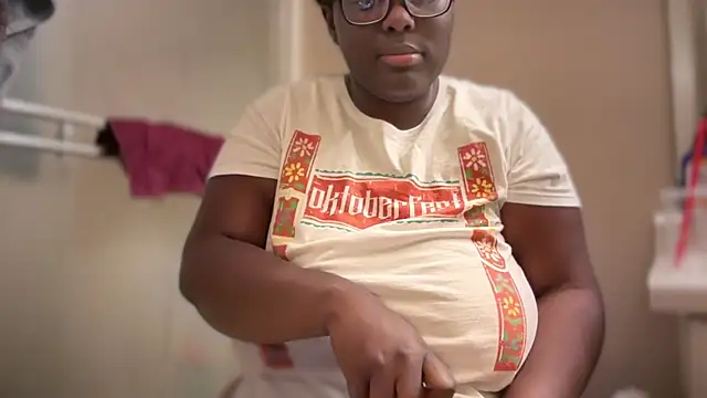 Snapshot of Yagurl__west chatting on October 2025 08:27:02 PM Yagurl west online show from October 2025 08:27:02 PM