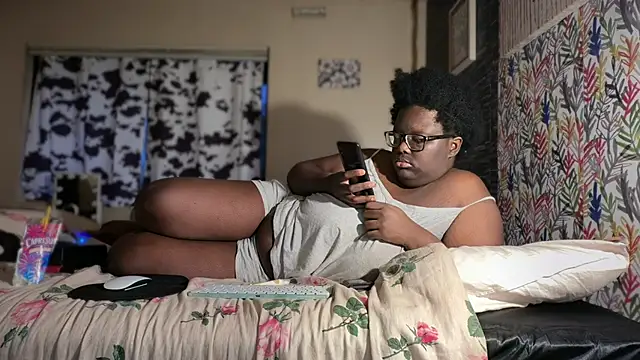 Yagurl  west online show from January 2026 01:32:01 AM